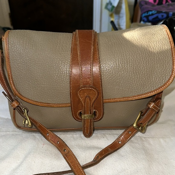 Dooney & Bourke AWL Vintage Taupe Cross Body Shoulder Bag Handbag (AA1) - Picture 2 of 9